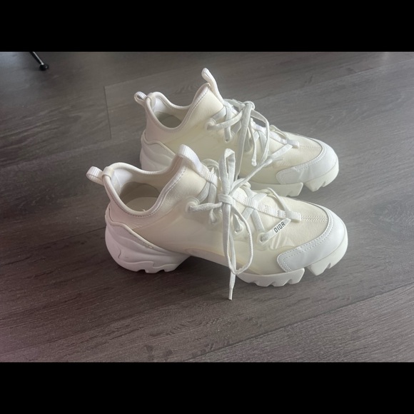 Dior D CONNECT SNEAKERS
White Technical Fabric size: 37.5 - Picture 2 of 7